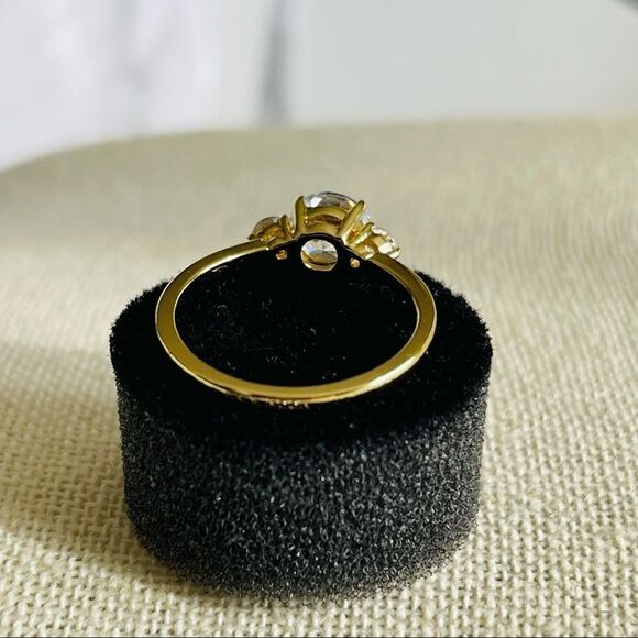 Three Stone 1.0Ct CZ Gold Ring CZ - Picture 3 of 5